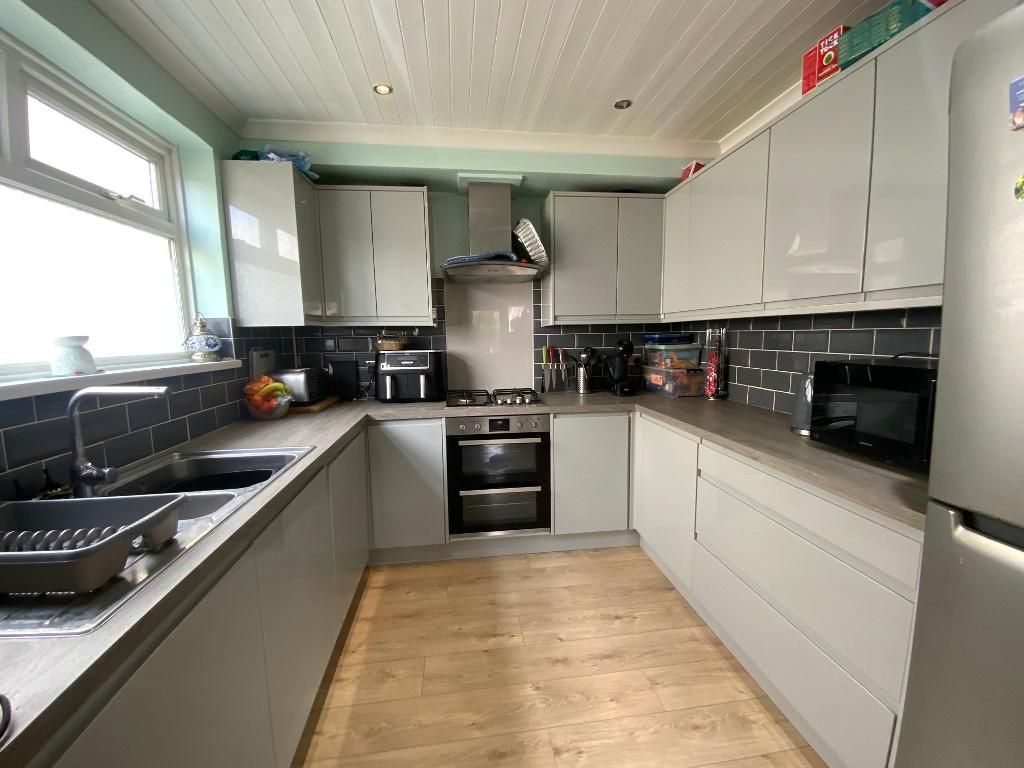 Property photo 2 of 23 Kitchen 9'3 x 8'10