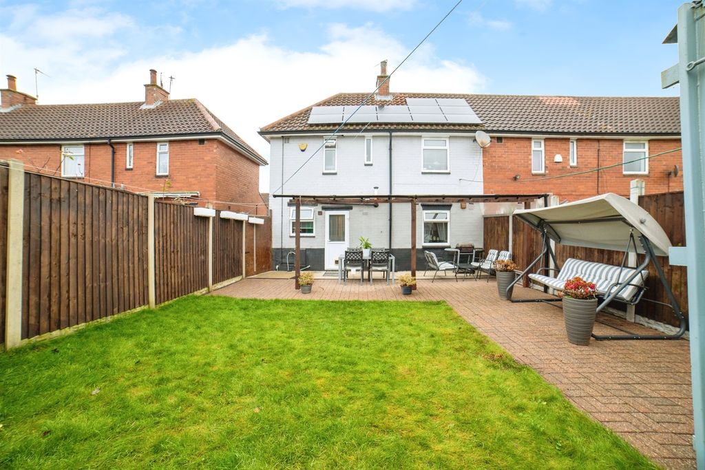 Property photo 2 of 17