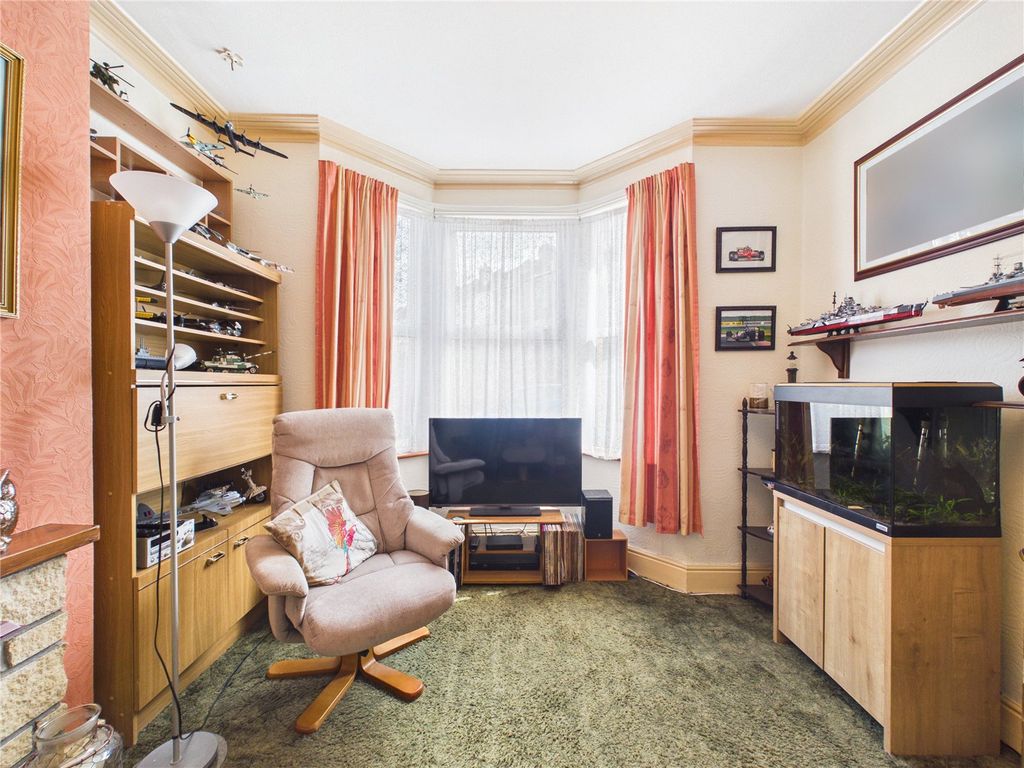 Property photo 3 of 18 Picture No. 14