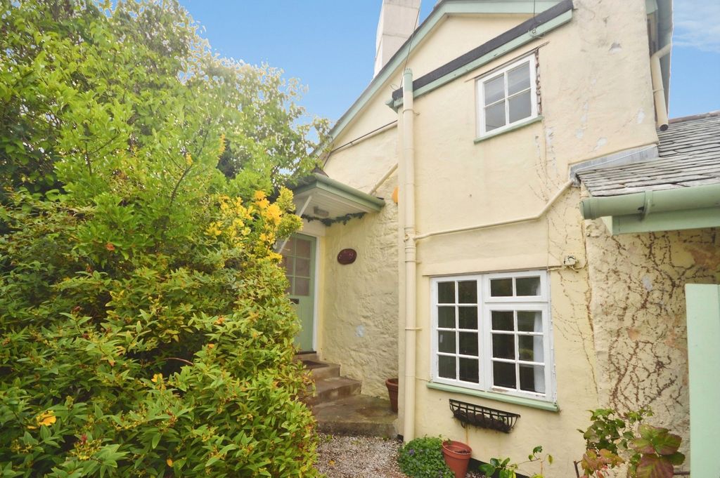 Property photo 2 of 21 Picture No. 15