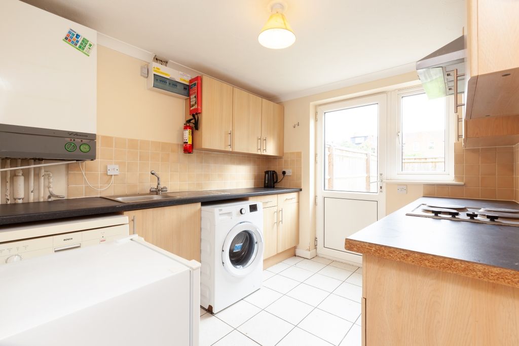 Property photo 2 of 12 Kitchen