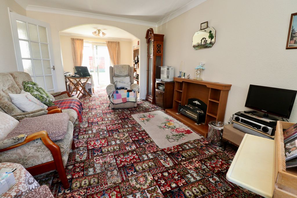 Property photo 2 of 13 Img_1366