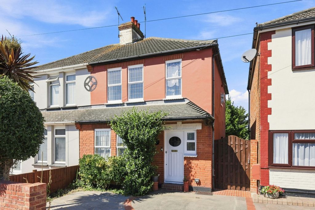 Property photo 1 of 28