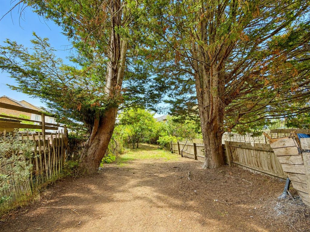 Property photo 2 of 8 38C6F445-19D1-4E41-Af5E-C0F1F346C75C.Png