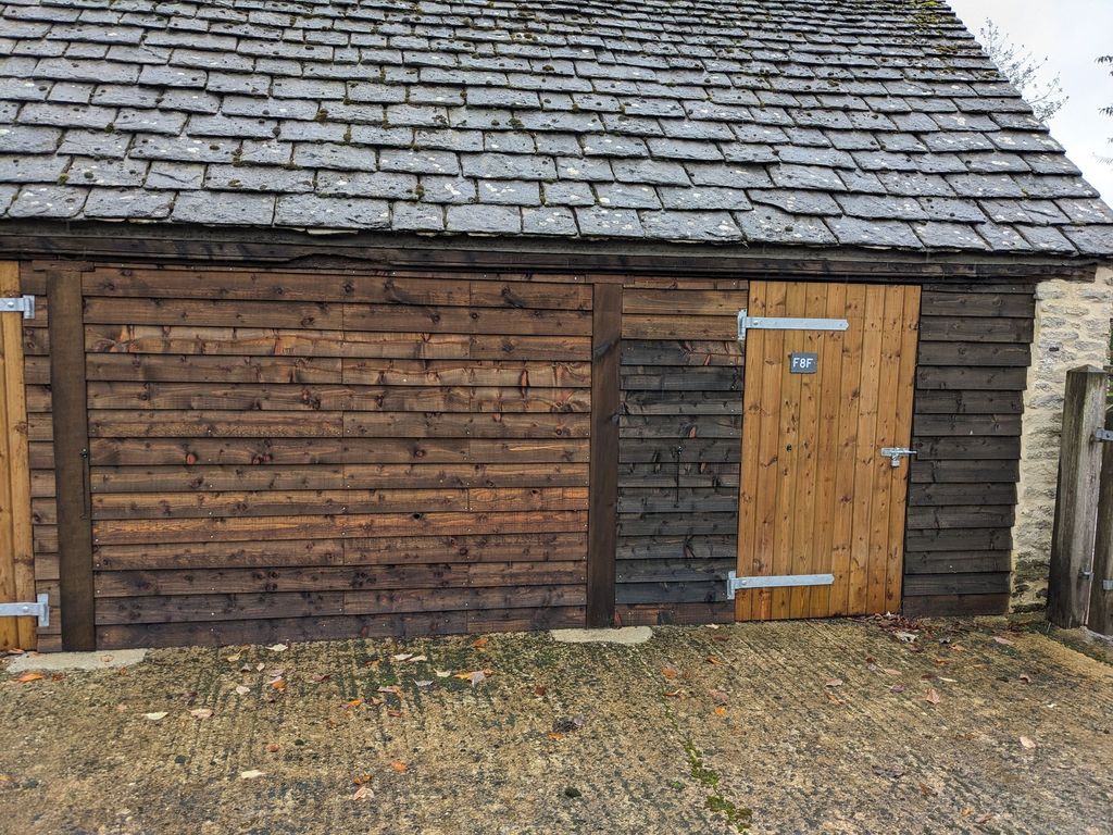 Property photo 1 of 2