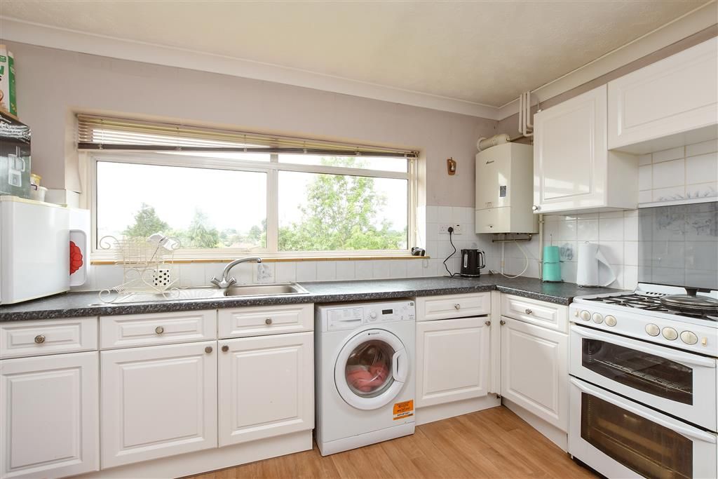 Property photo 3 of 10 Kitchen