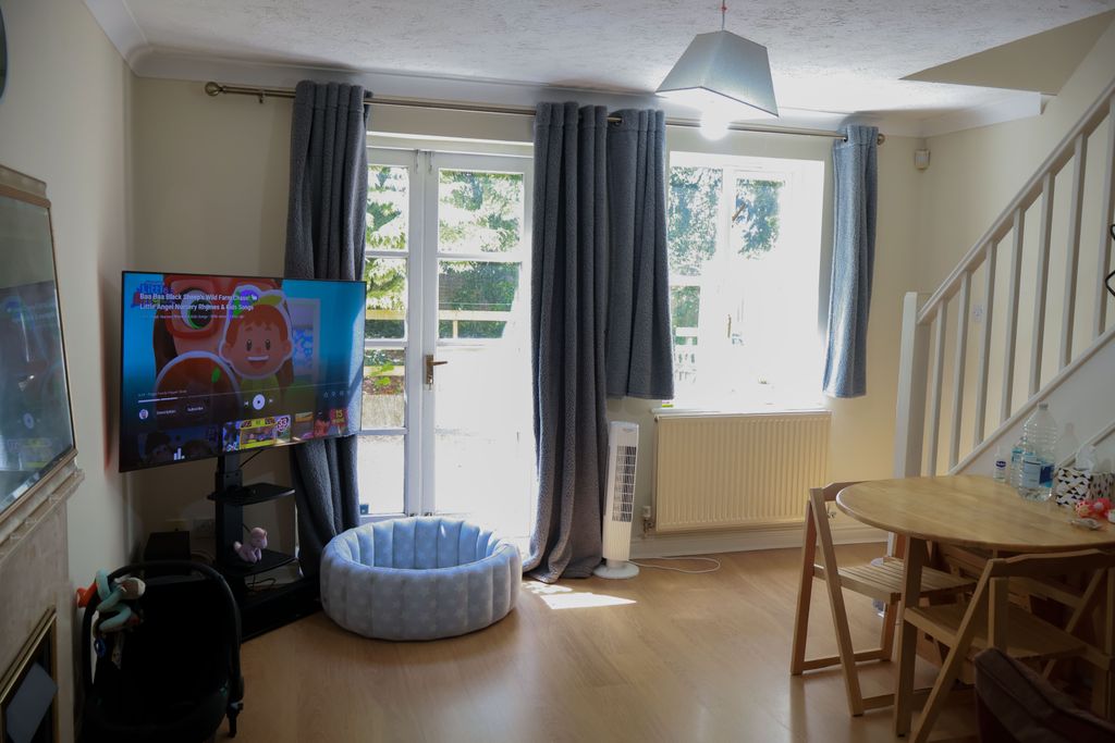 Property photo 2 of 16