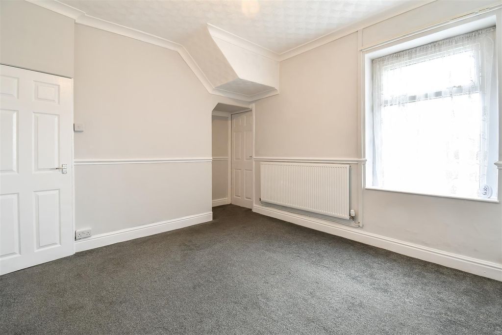 Property photo 3 of 23 Dining Room