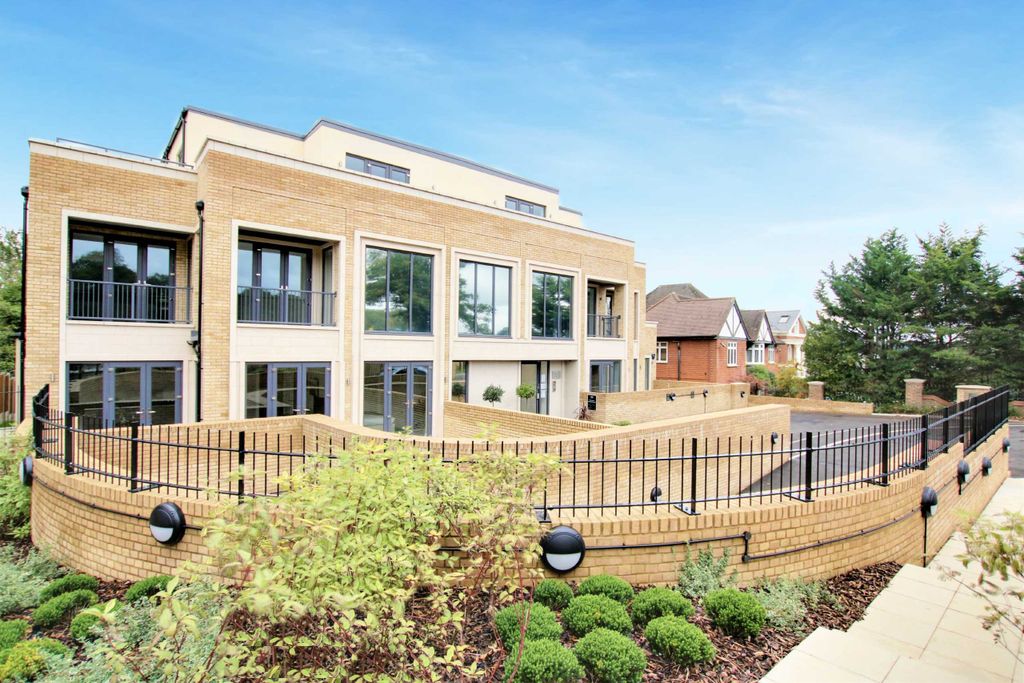 Property photo 1 of 9 Photo