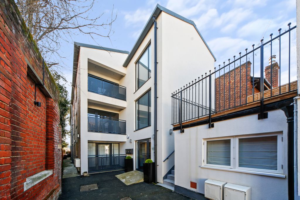 Property photo 1 of 10 Block