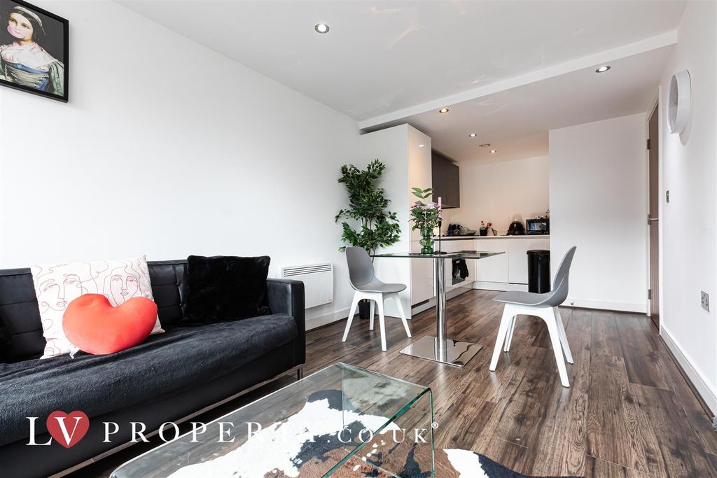 Property photo 1 of 9 4.Jpg