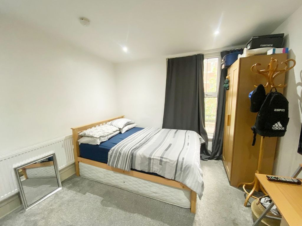 Property photo 1 of 4