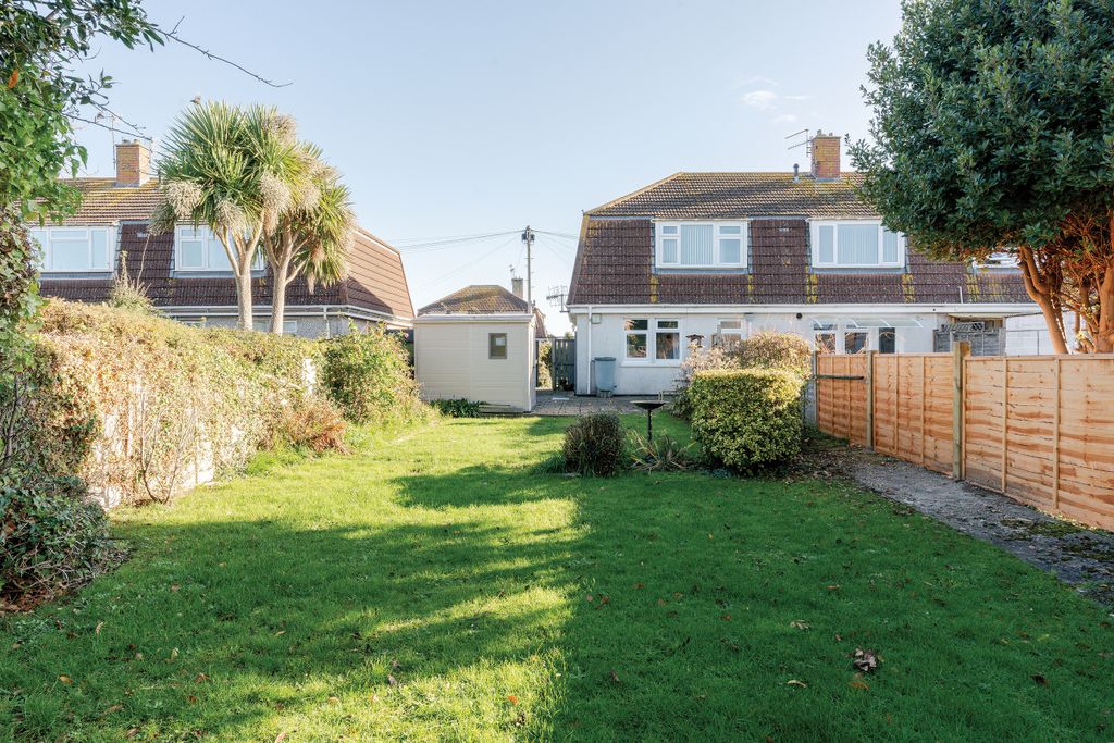 Property photo 3 of 16 Photo 17