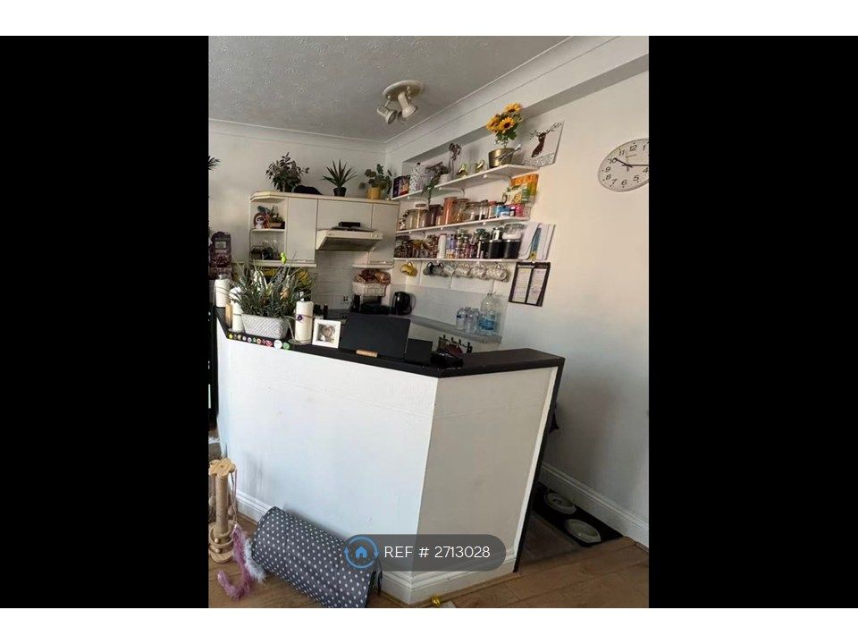 Property photo 3 of 6 Kitchen Area