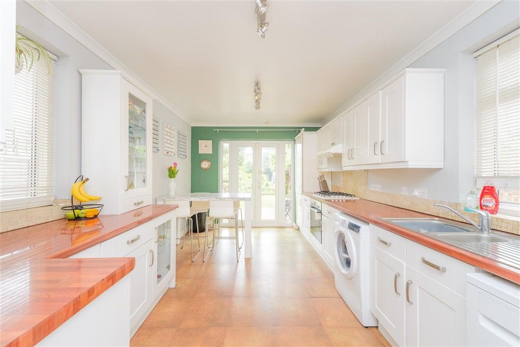 Property photo 2 of 15 Kitchen