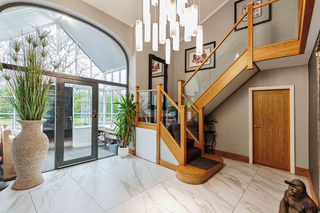 Property photo 2 of 41 Entrance Hallway