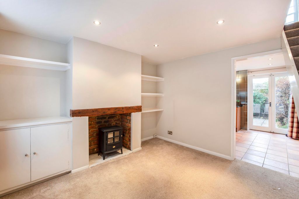 Property photo 2 of 18 Sitting Room
