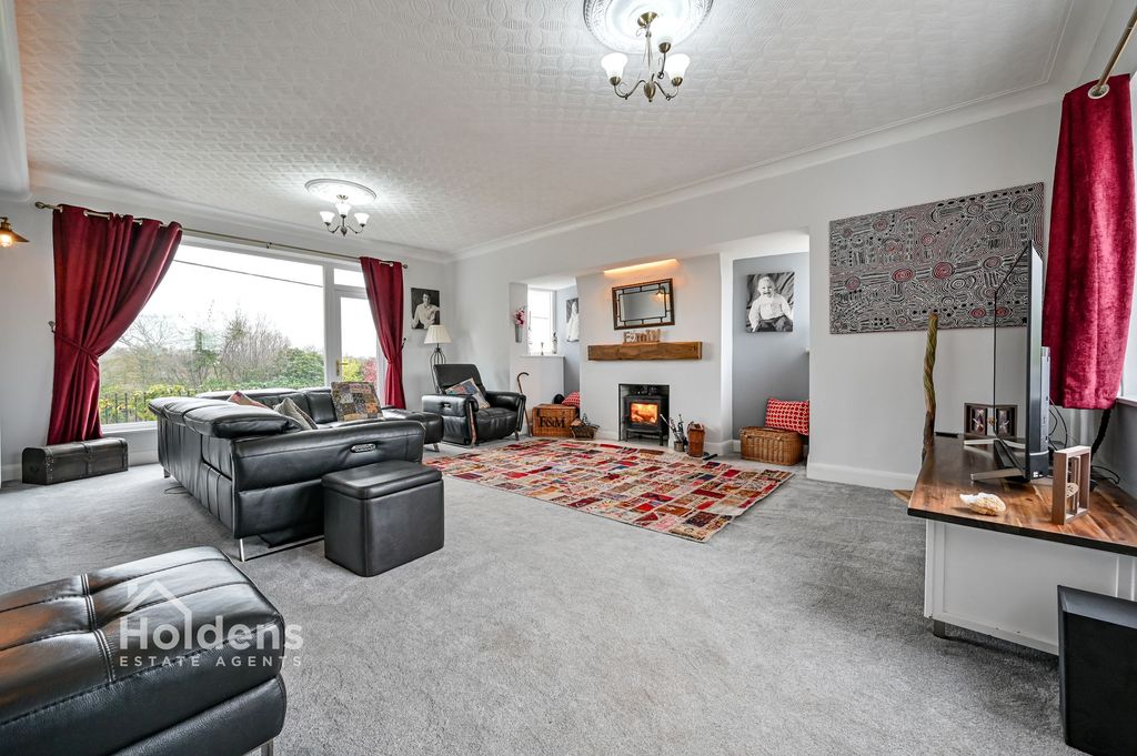 Property photo 3 of 31