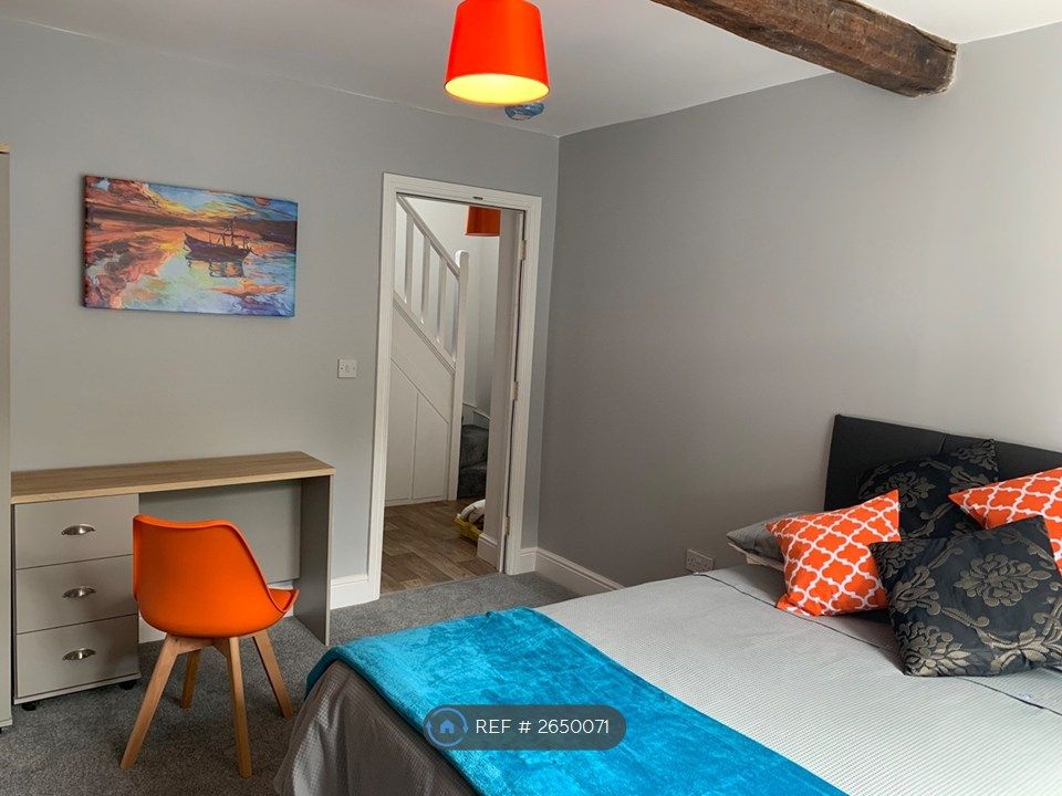 Property photo 2 of 8 Room 1 Private Off Suite