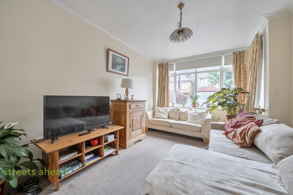 Property photo 2 of 20 9B1A2Fb8-Db49-4B4...