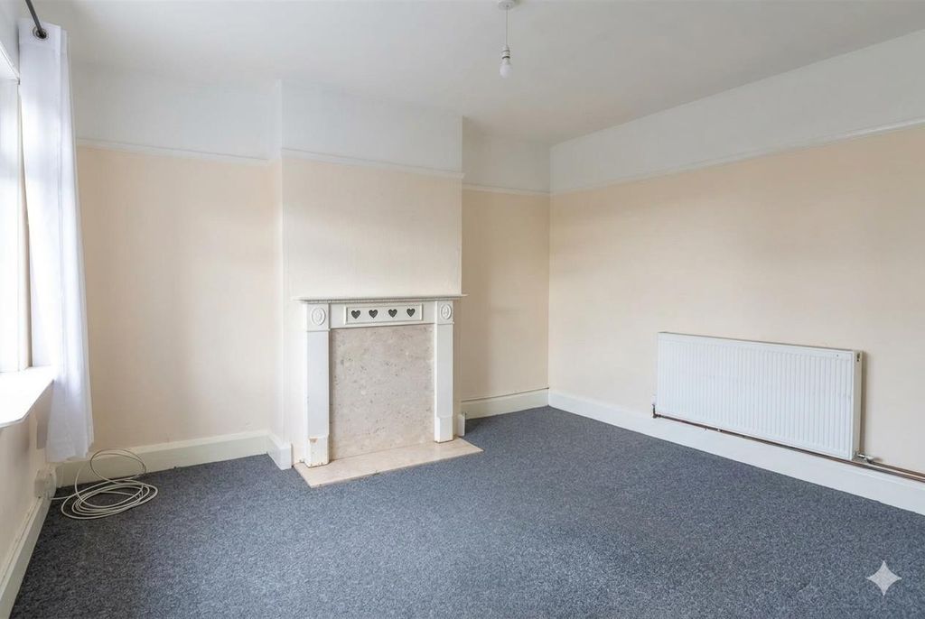 Property photo 3 of 9 Lounge.Png