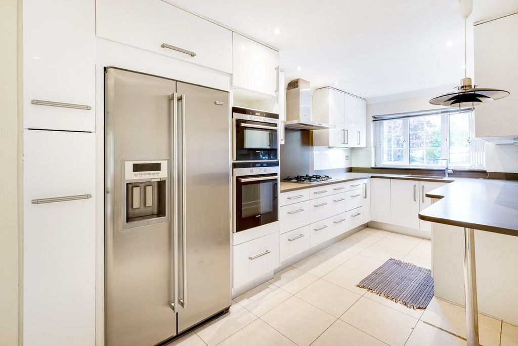 Property photo 2 of 15 Kitchen