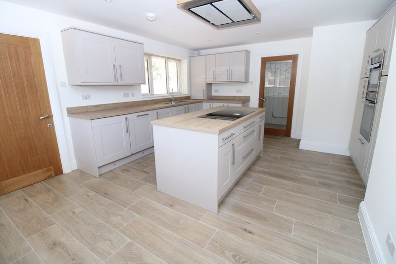 Property photo 3 of 21 Kitchen/Dining Room
