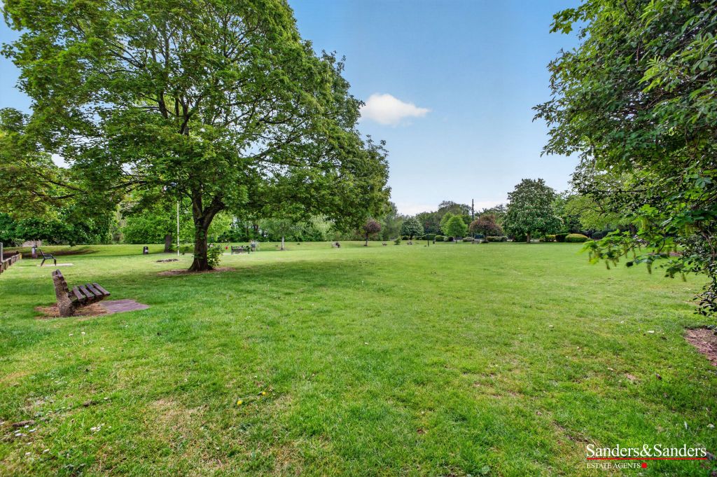 Property photo 2 of 29 Nearby Park