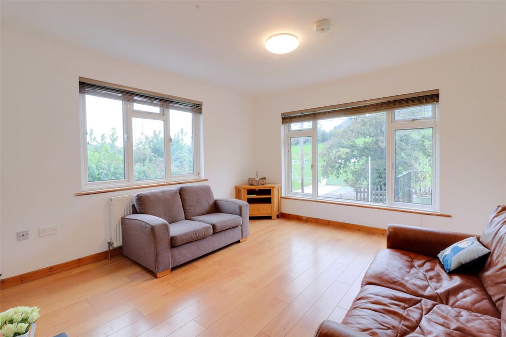 Property photo 3 of 19 Picture No. 35