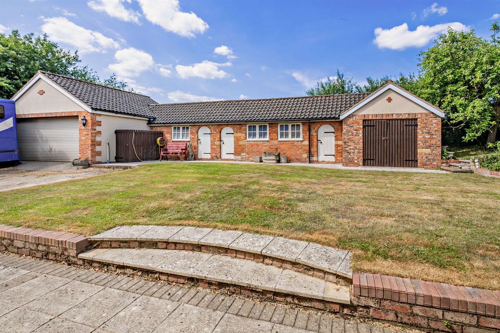 Property photo 3 of 16