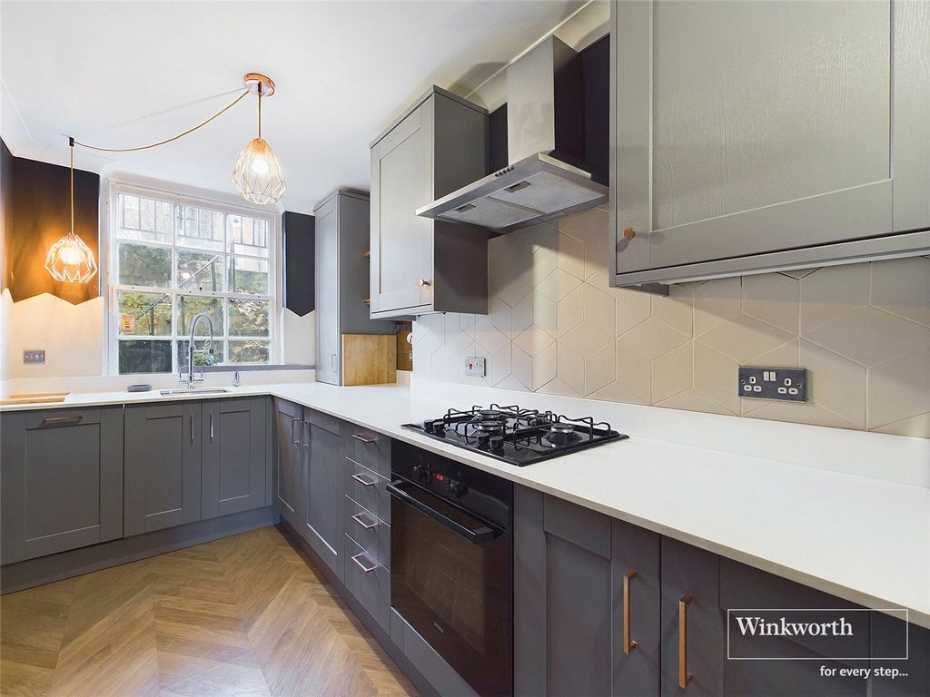 Property photo 2 of 16 Picture No. 10