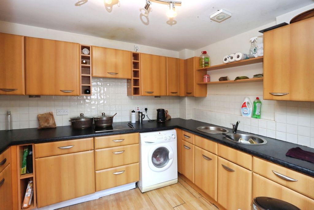 Property photo 3 of 17 Photo