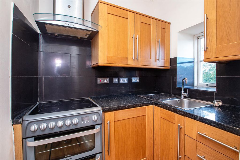 Property photo 2 of 6 6Derby_2.Jpg