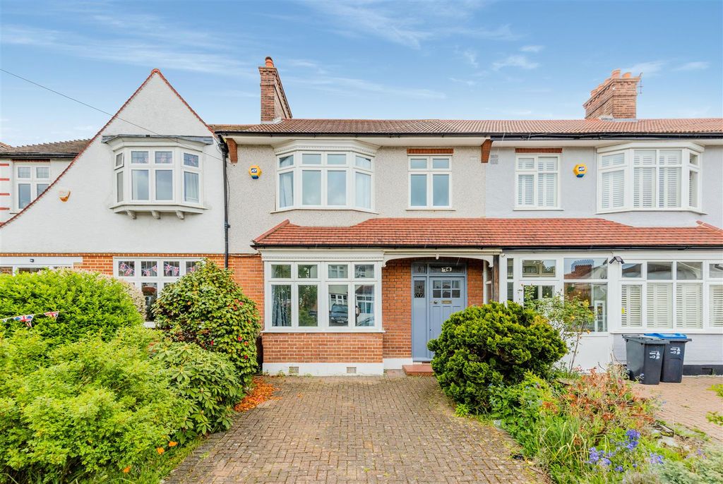 Property photo 1 of 16 Sandbourne Avenue, .Jpg