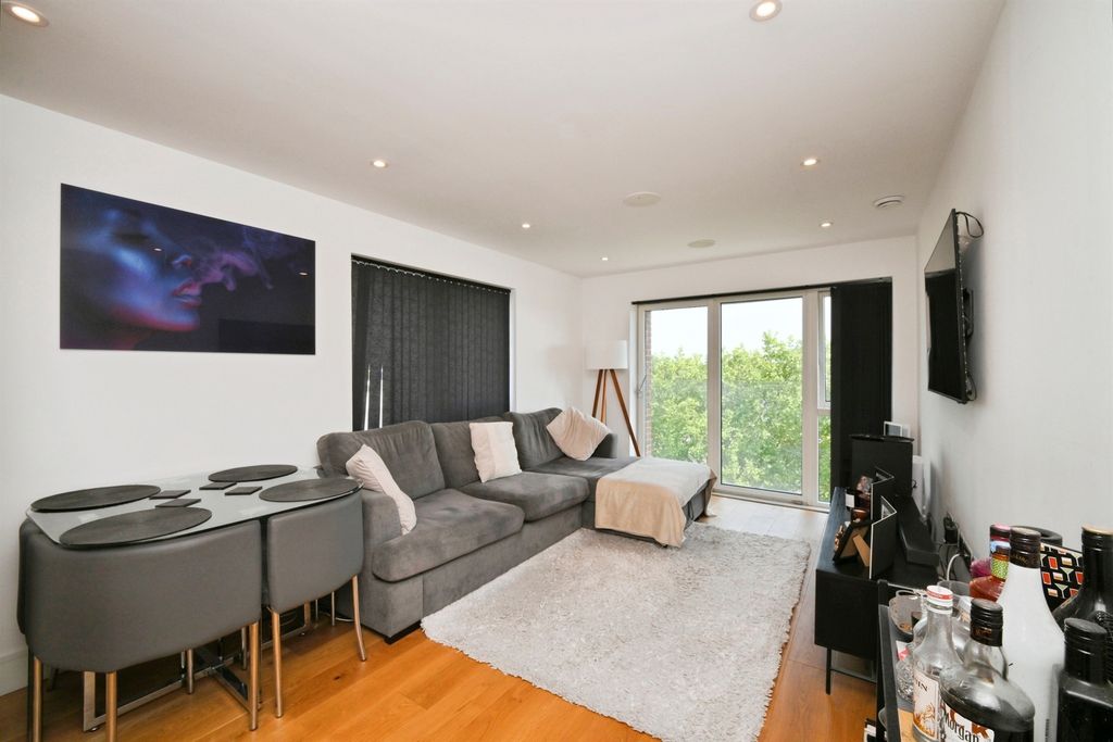 Property photo 2 of 19