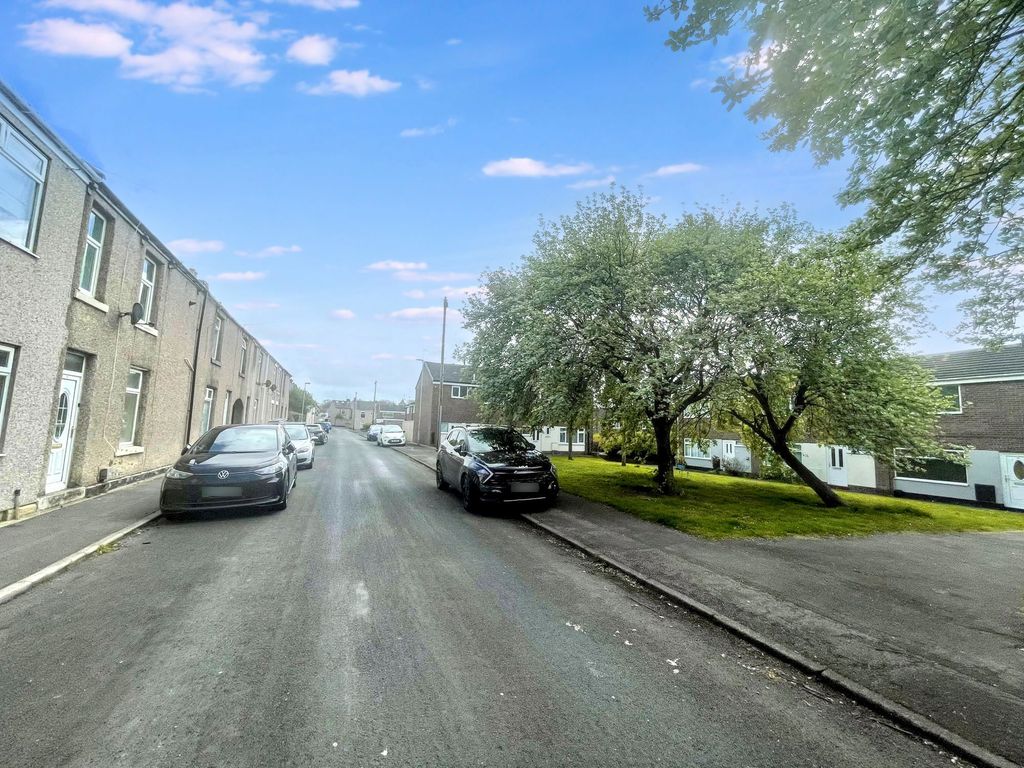 Property photo 3 of 3