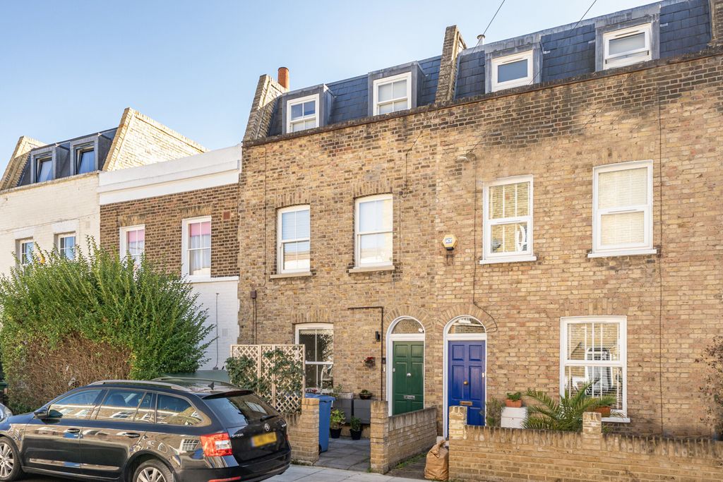 Property photo 1 of 18 Exterior