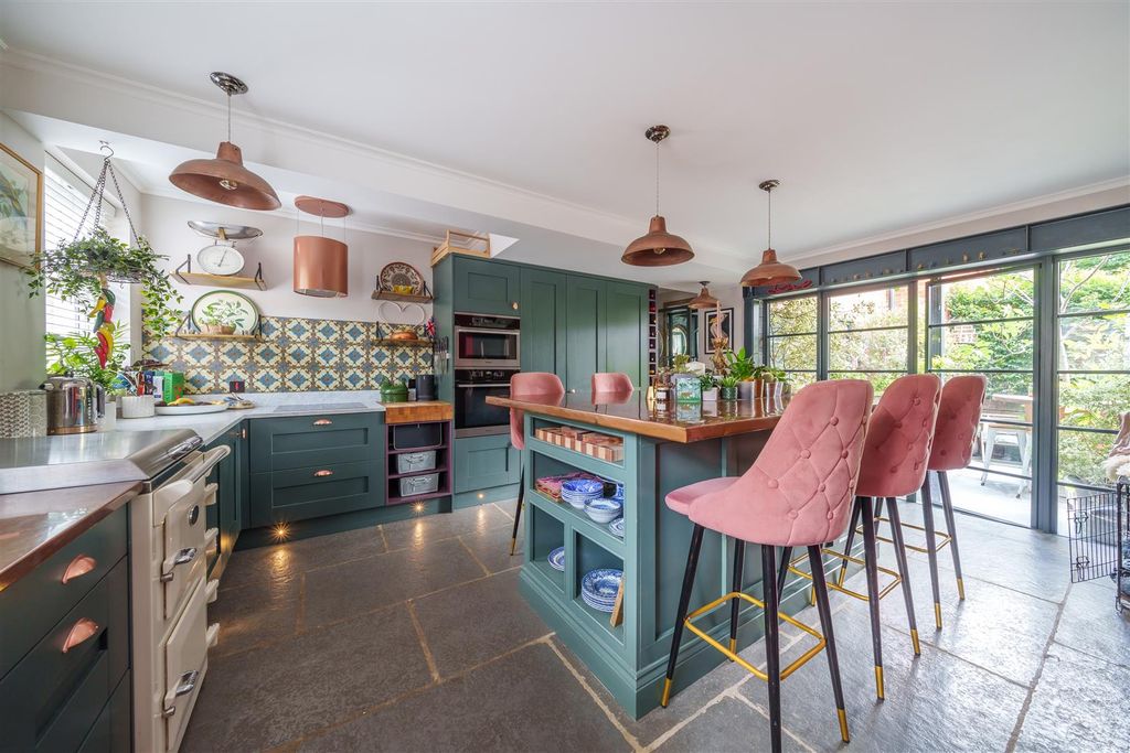 Property photo 3 of 24 Kitchen