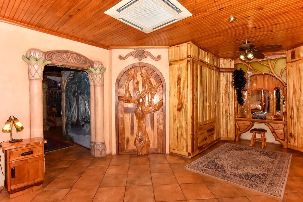 Property photo 2 of 31 1Plz1366162