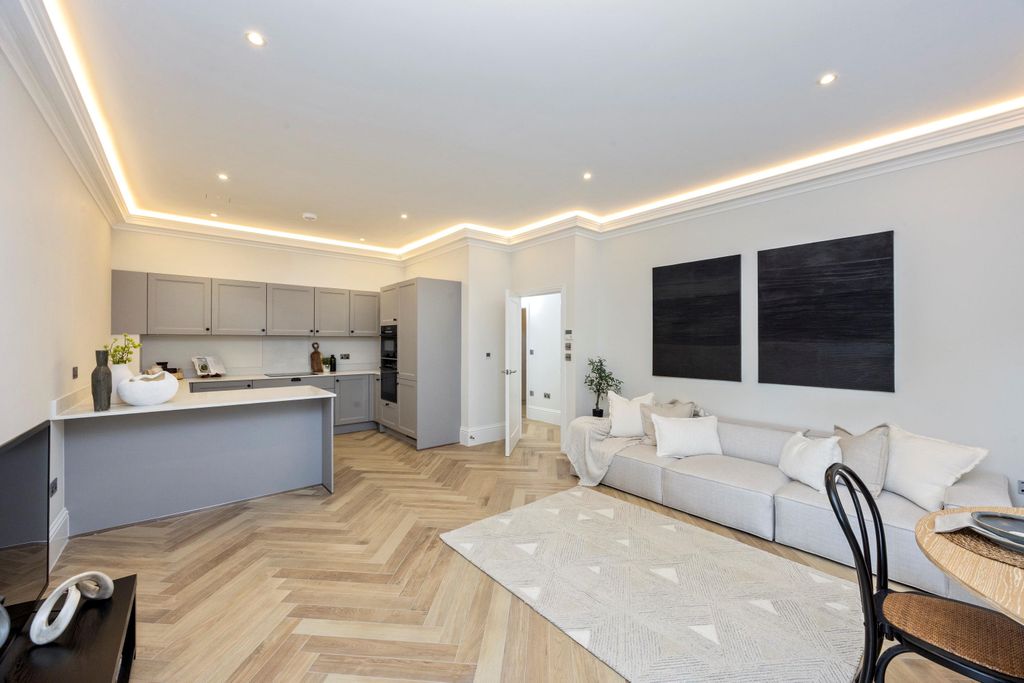 Property photo 2 of 22 Image