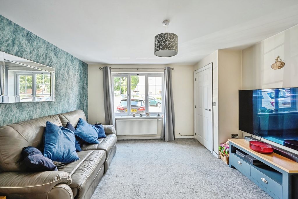 Property photo 3 of 16 Photo