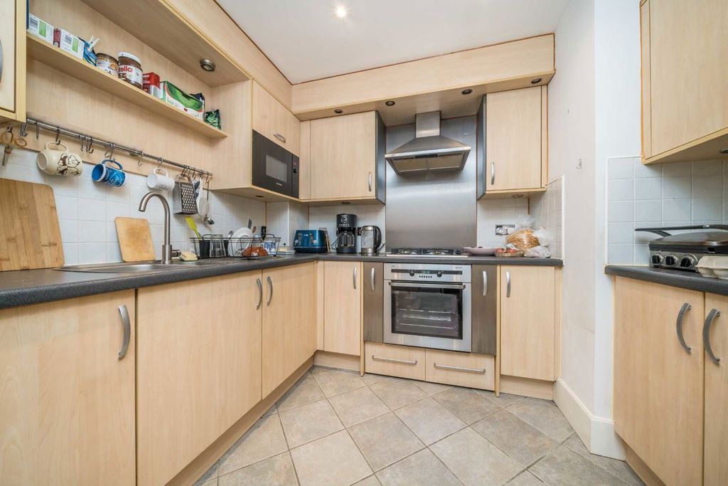 Property photo 3 of 5