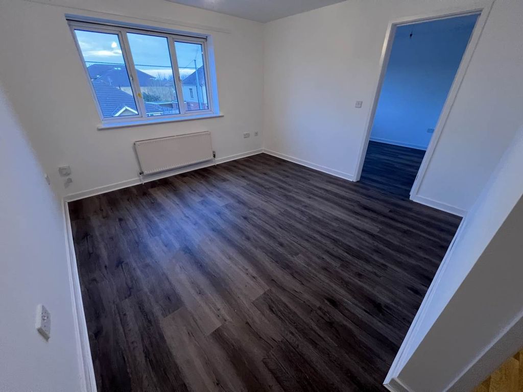 Property photo 3 of 5 Lounge