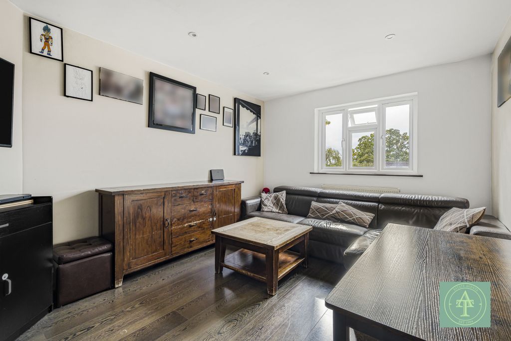 Property photo 1 of 15 Two Bedroom Flat For Sale