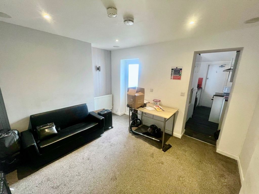 Property photo 3 of 5