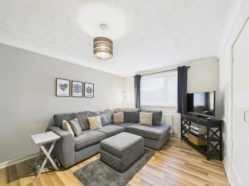 Property photo 1 of 9 Cam01486G0-Pr0954-Still004.Jpg