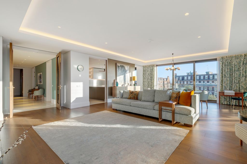 Property photo 2 of 17 Reception Room