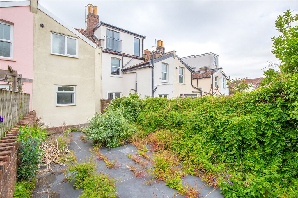 Property photo 3 of 18 Picture No. 13