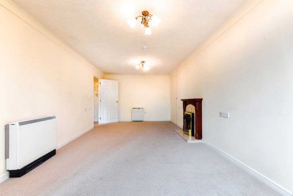 Property photo 2 of 12 Living Room