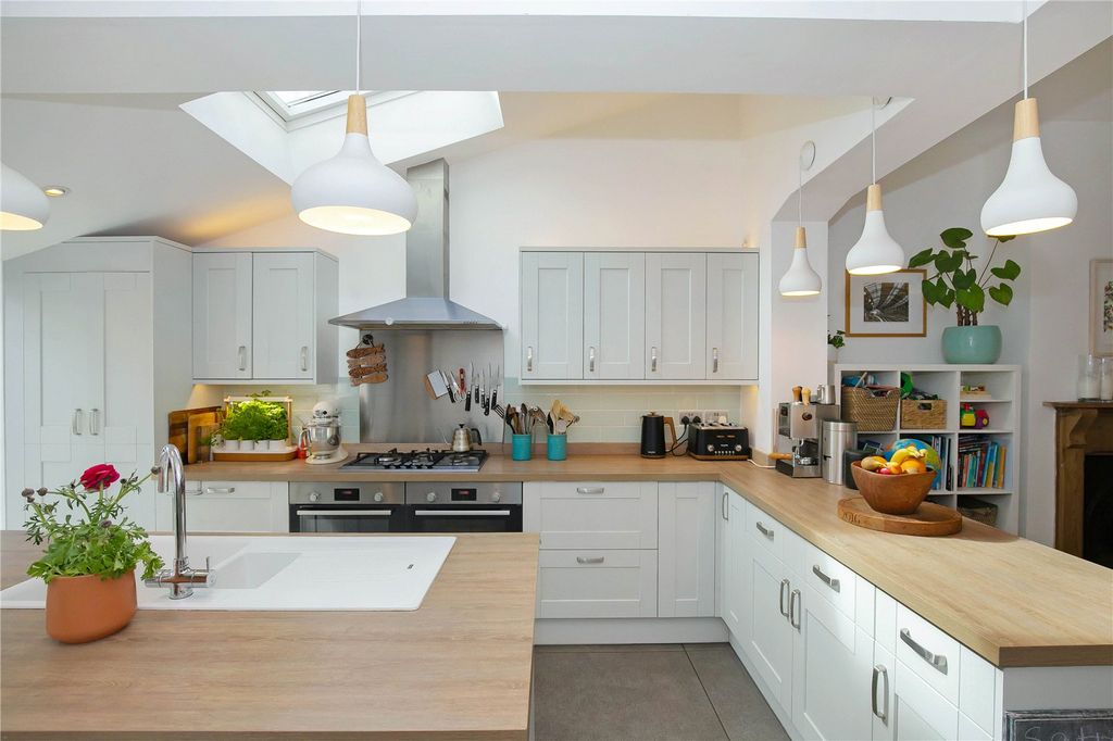 Property photo 3 of 37 Picture No. 29